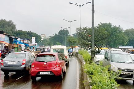 Heavy rains choke arterial roads, disrupt traffic in Pune