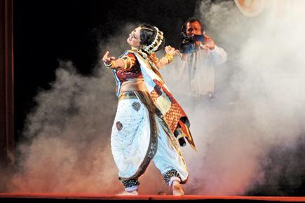 Lavni dance ; traditional Maharashtrian dance Mumbai Bombay ; Maharashtra ;  India, Stock Photo, Picture And Rights Managed Image. Pic. DPA-SOA-101824 |  agefotostock