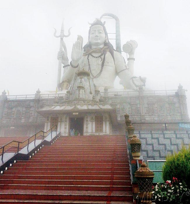 Shiva statue at Chardham temple, Solophok
