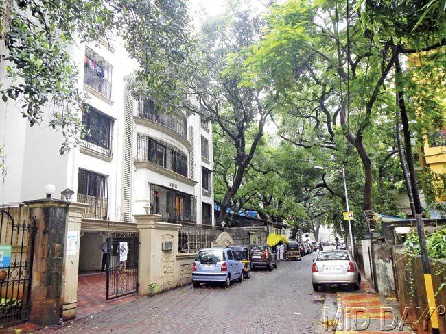 The flat that was sold is located on the sixth floor of Vaibhav Apartments at Union Park in Khar. Pic/Suresh KK