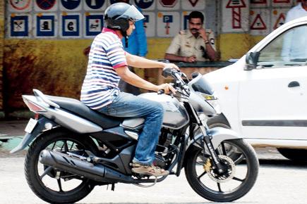 Soon, get Rs 5 off on parking charges by wearing a helmet in Pune 
