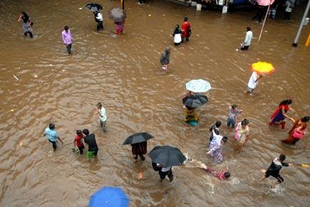 Mumbai rain: Heavy showers affect traffic, leads to waterlogging