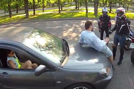 Road rage confrontation turns into surprise proposal