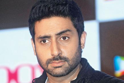 Abhishek Bachchan plays a prank on one of his fans