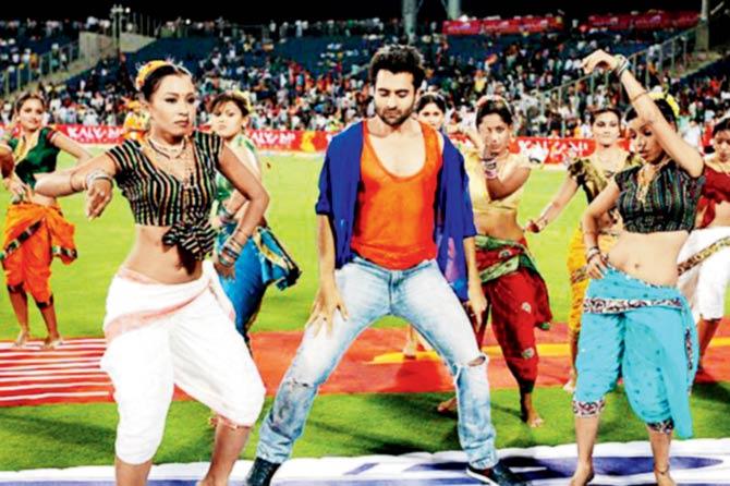 Jackky Bhagnani performs at a CCL match where the first look of his film, Rangrezz was unveiled