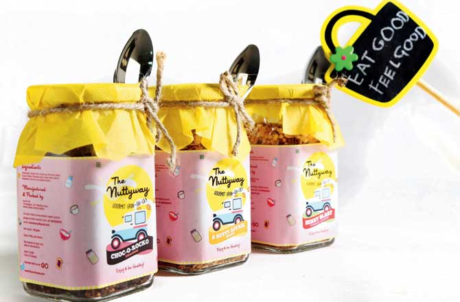 Granola jars in different flavours