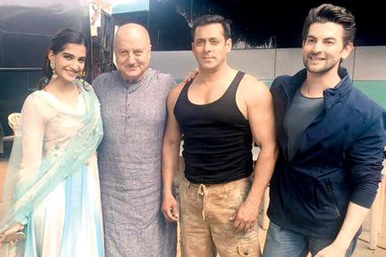 Salman Khan, Sonam Kapoor on sets of 'Prem Ratan Dhan Payo'