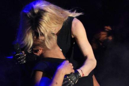 Madonna kisses Drake onstage