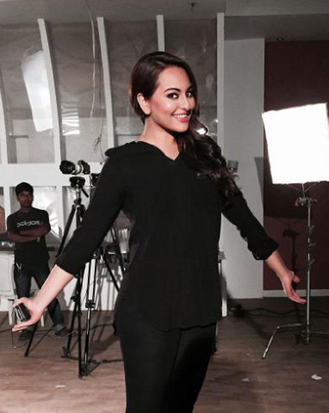 Salman Khan shared this image of the slim and trim Sonakshi Sinha on Twitter. Picture courtesy: Salman Khan