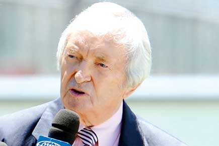 Close friends, family attend Richie Benaud's private funeral