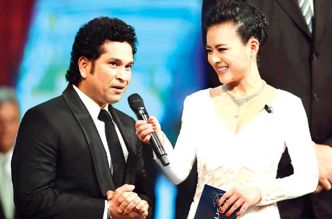 New Laureus Academy member Sachin Tendulkar talks to presenter Chen Chen