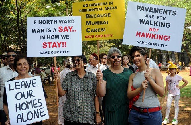 Dadar Parsi colony residents fight for hawker-free zone