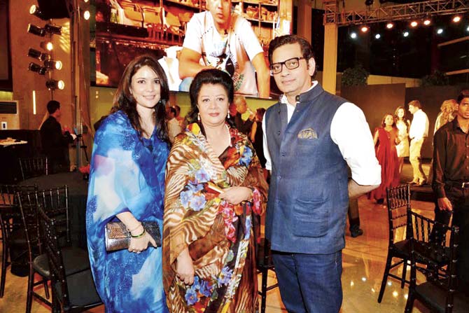 Raghavendra Rathore with Pragyashree Gaekwad and Mrs Gaekwad