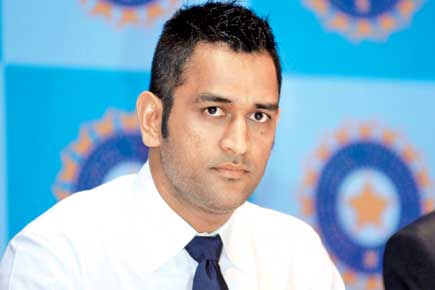 MS Dhoni moves court against mobile firm for contempt