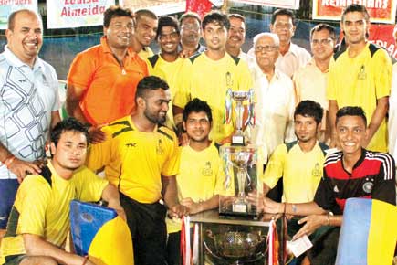 Mumbai local sports: RCF beat Navy to win Remedian rink hockey