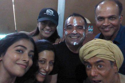 Manish Chaudhari celebrates birthday on sets of 'Mohenjo Daro'