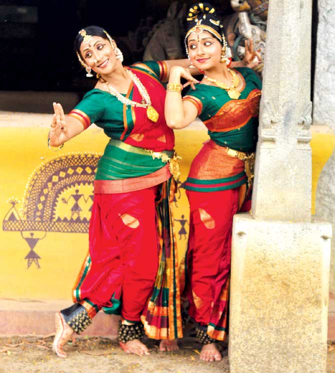 Kuchipudi dance by (from left) Vyjayanthi Kashi and Prateeksha Kashi