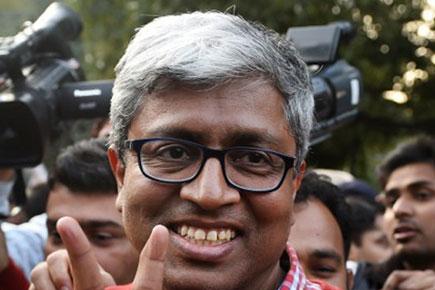 Confronted by deceased farmer's daughter, Ashutosh breaks down on national TV