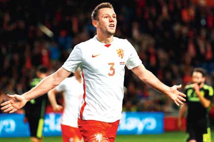 International friendly: Dutch romp to easy 2-0 win over Spain