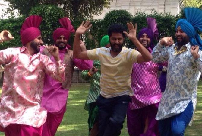 Prabhu Dheva captioned this photo, "With amazing dancers of Punjab for #singhisbliing rehearsal". Picture courtesy: Prabhu Dheva