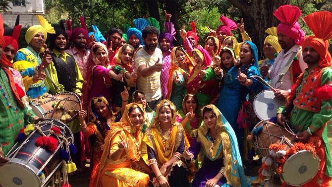 Prabhu Dheva captioned this picture, "Dancing to punjabi tunes with the amazing dancers! #SinghIsBliing". Picture courtesy: Prabhu Dheva