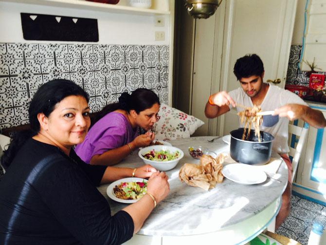 Tanuj cooks a lobster meal for mom Rati Agnihotri to cheer her up