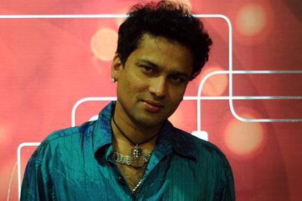 'Ya Ali' singer Zubeen Garg threatens his audience with a 'gun'