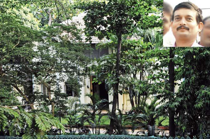 The sprawling bungalow where Aseem Gupta (inset) lives, is located on the premises of the Jijamata Udyan, which also houses the Byculla zoo. Pic/Satyajit Desai