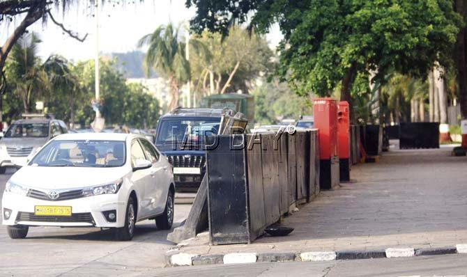 Security barricades along the footpath in front of the Trident Hotel, Nariman Point, Mumbai. Pic/Bipin Kokate