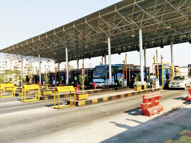 While Light Motor Vehicles (LMV) now don’t have to pay the toll at Kharghar plaza, motorists travelling via Mumbai-Pune Expressway will get no such relief. File pics