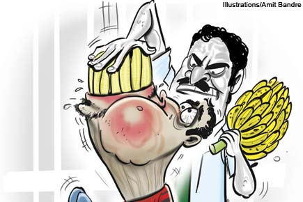 Mumbai crime: Thief being fed bananas to expel 25-gm gold necklace