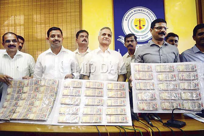 Police have arrested nine people and recovered Rs 90 lakh of the total Rs 2 crore paid in ransom amount to secure the release of the Ghatkopar youth. Pics/Bipin Kokate