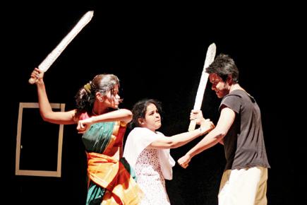 Catch 17 new Hindi plays at a theatre competition
