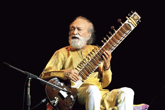 Pandit Ravi Shankar at a music concert held in Bangalore in 2012. Pic/AFP