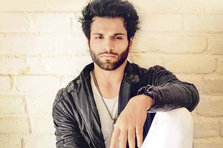 What's on actor Rithvik Dhanjani's playlist?