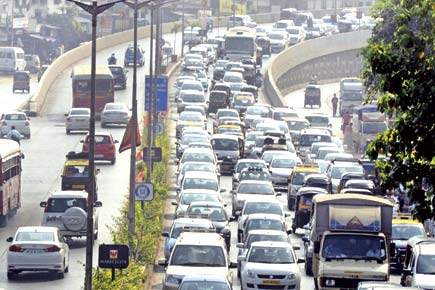 Incomplete FOB on SCLR is causing km-long traffic jams: Motorists