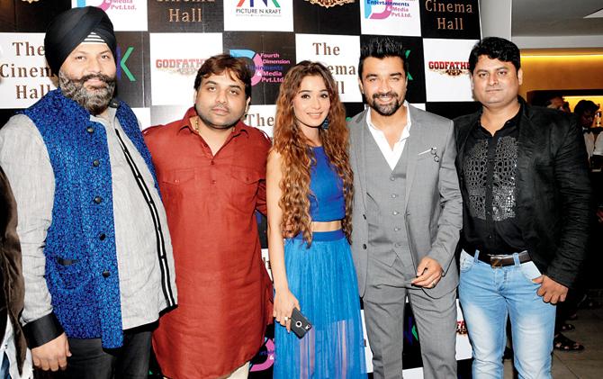 Sarvjit Singh, Sandeep Shukla, Sara khan, Ajaz Khan and Pushpendra Singh came together to announce an upcoming project,  The Cinema Hall