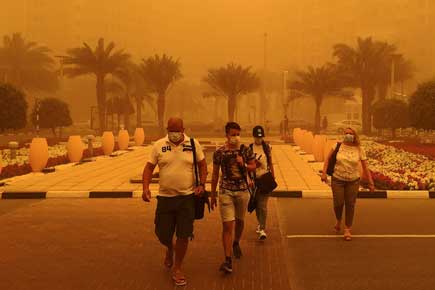 Flights delayed, schools shut as sandstorm hits Gulf