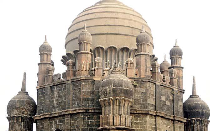 Clue: The dome of this building closely resembles Bijapur’s Gol Gumbaz