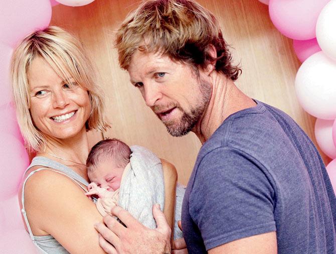 Jonty Rhodes and wife Melanie Jeanne with their baby India. Pic/Yogen Shah