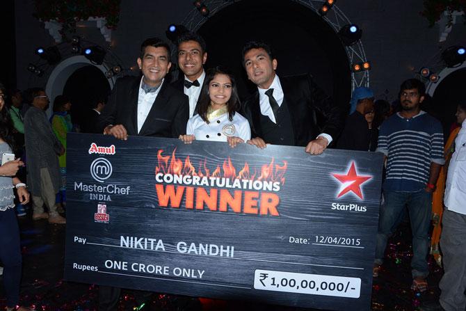 Nikita Gandhi winner of MasterChef India-4 with Chef Ranveer Brar, Chef Vikas Khanna and Chef Sanjeev Kapoor