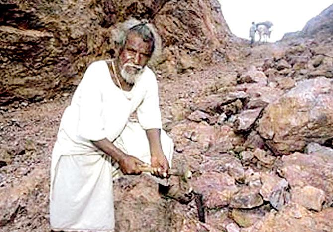 Mountain Man Dashrath Manjhi