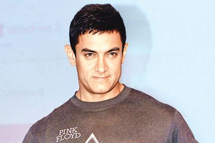 Did you know Aamir was the videographer for Akshay-Twinkle's wedding?