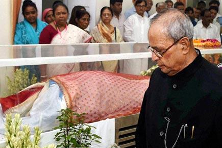 Last rites of Pranab Mukherjee's wife Suvra performed