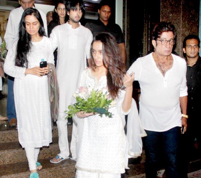 From left: Padmini Kolhapure, Shraddha Kapoor and Shakti Kapoor 