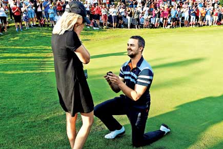 Golfer Harto Andreas proposes to girlfriend on the green