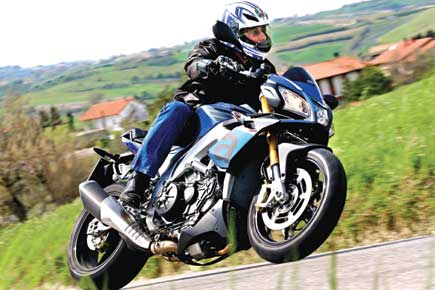 Test drive: Aprilia Tuono V4 1100 is fast and still furious