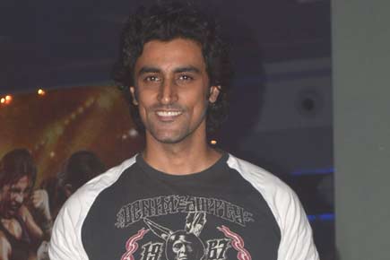 Kunal Kapoor takes a plunge into scriptwriting