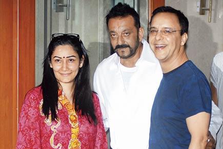 Spotted: Sanjay Dutt with wife Maanayata and Vidhu Vinod Chopra