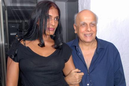 Mahesh Bhatt applauds Anu Aggarwal's courage in recounting life experience